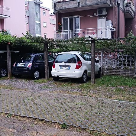 Lake Maggiore 2 Minutes Apartment Dormelletto Luaran gambar