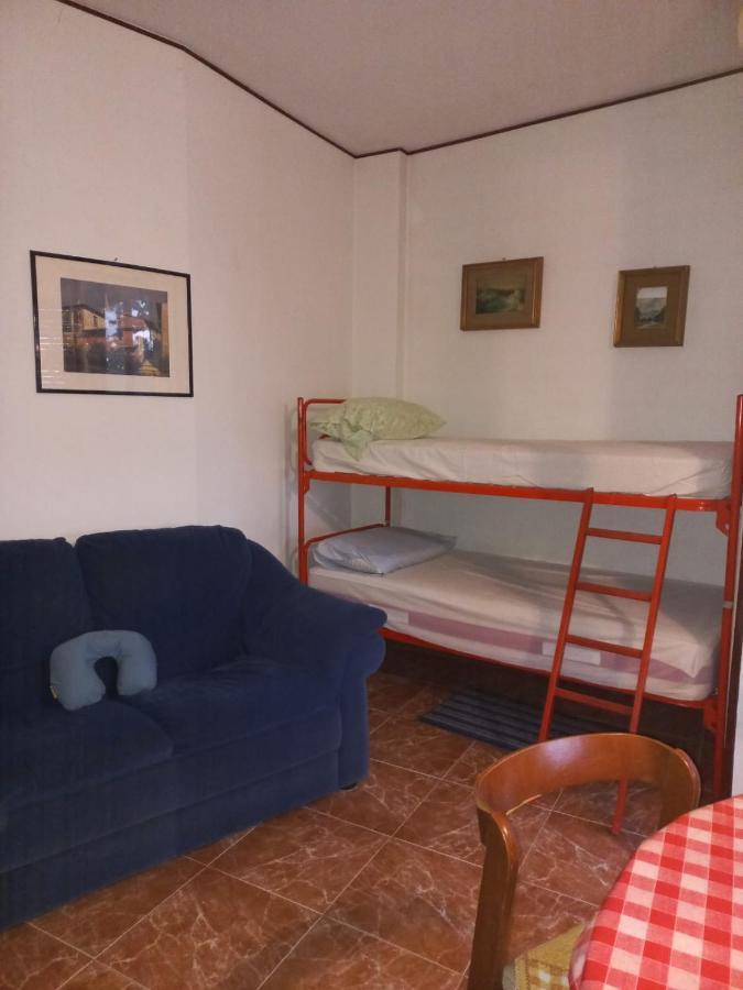 Lake Maggiore 2 Minutes Apartment Dormelletto Luaran gambar