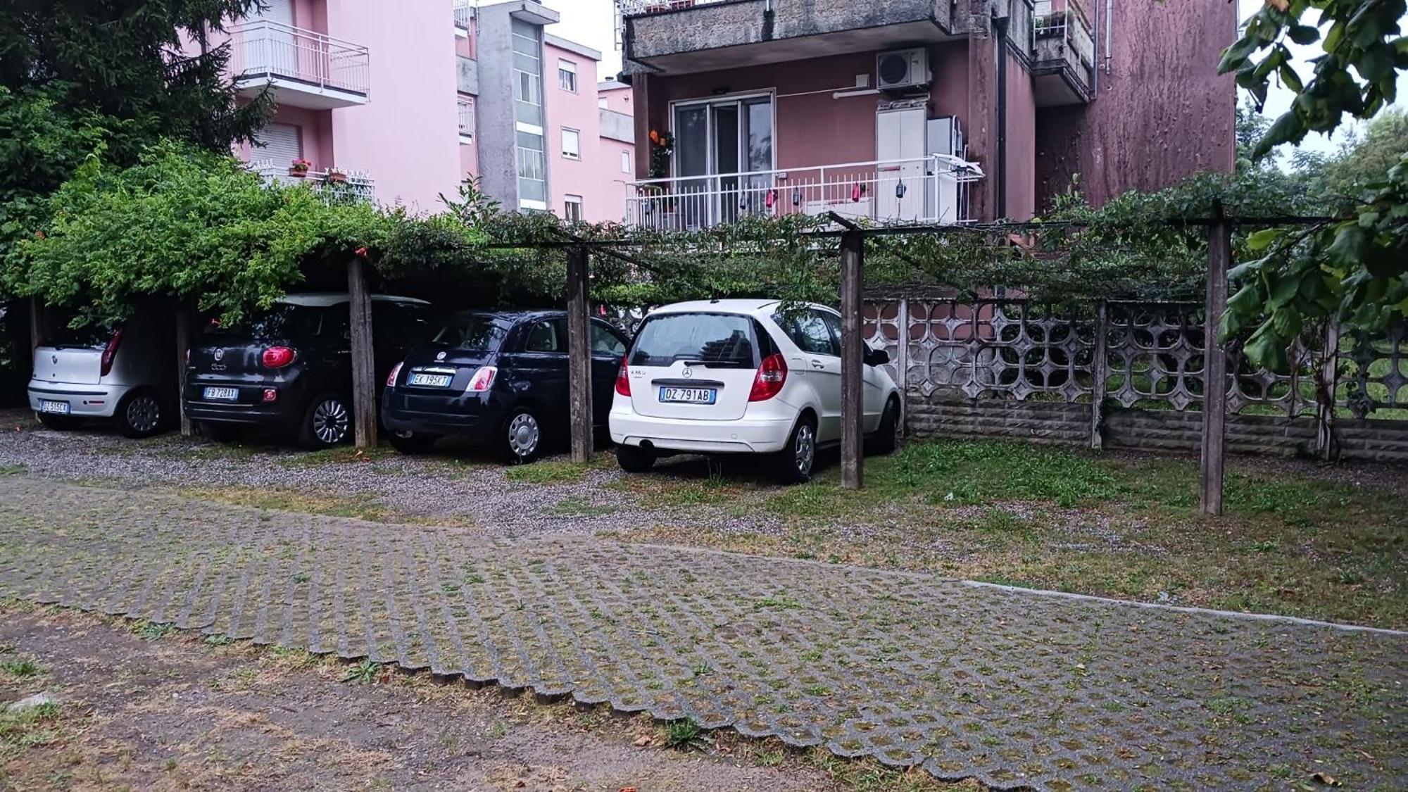 Lake Maggiore 2 Minutes Apartment Dormelletto Luaran gambar